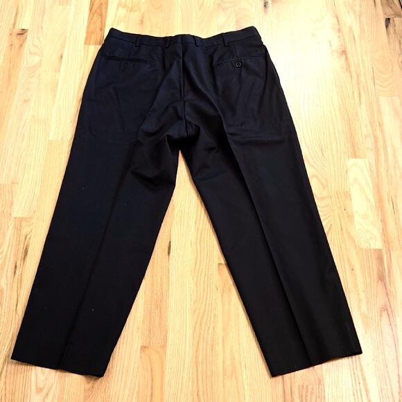 Jos A Banks men's suit Black Jacket 44 Reg, Pleated Pants - Picture 8 of 16